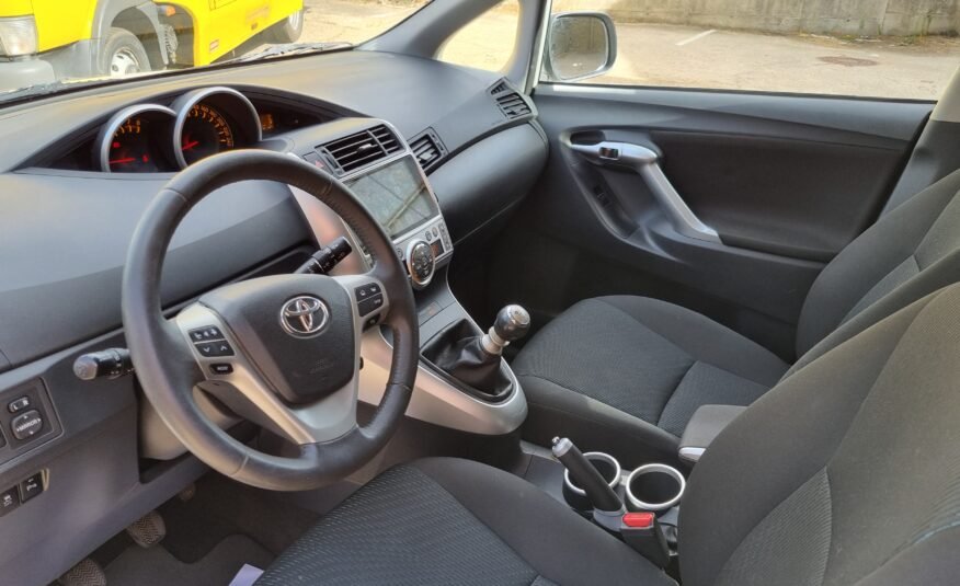 toyota verso 1.6