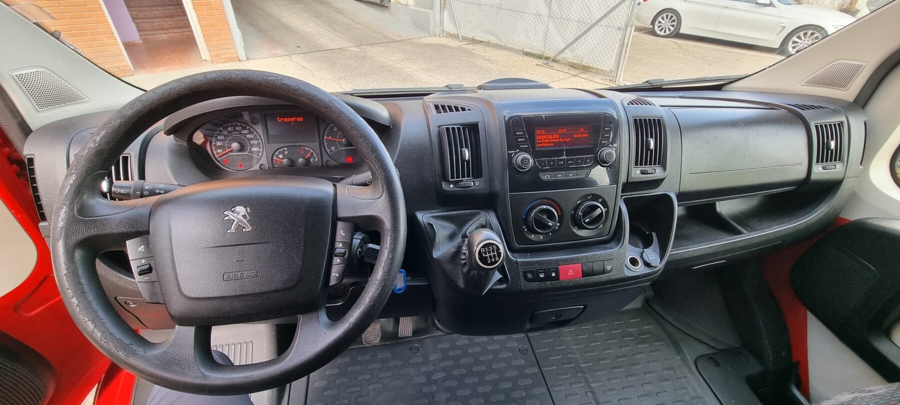 PEUGEOT combi 9 plzas