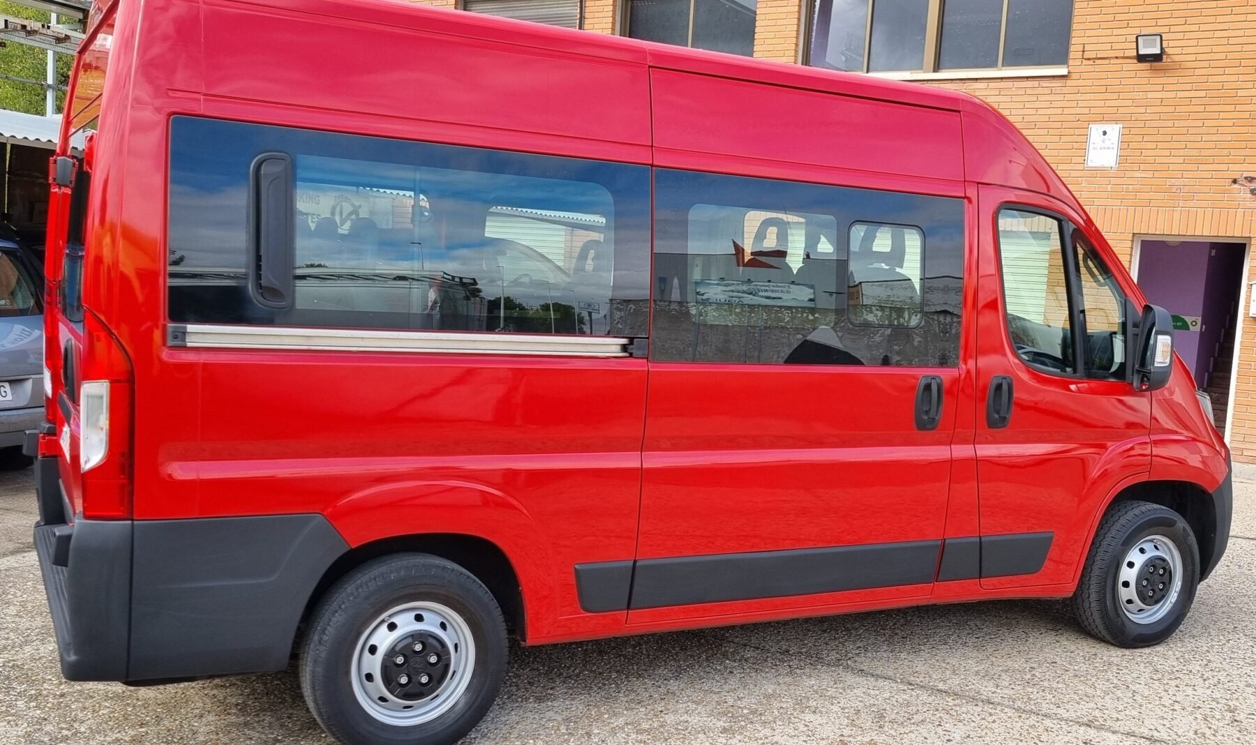 PEUGEOT combi 9 plzas