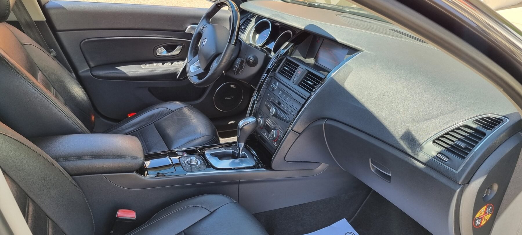 RENAULT latitude 3.0cdi v6