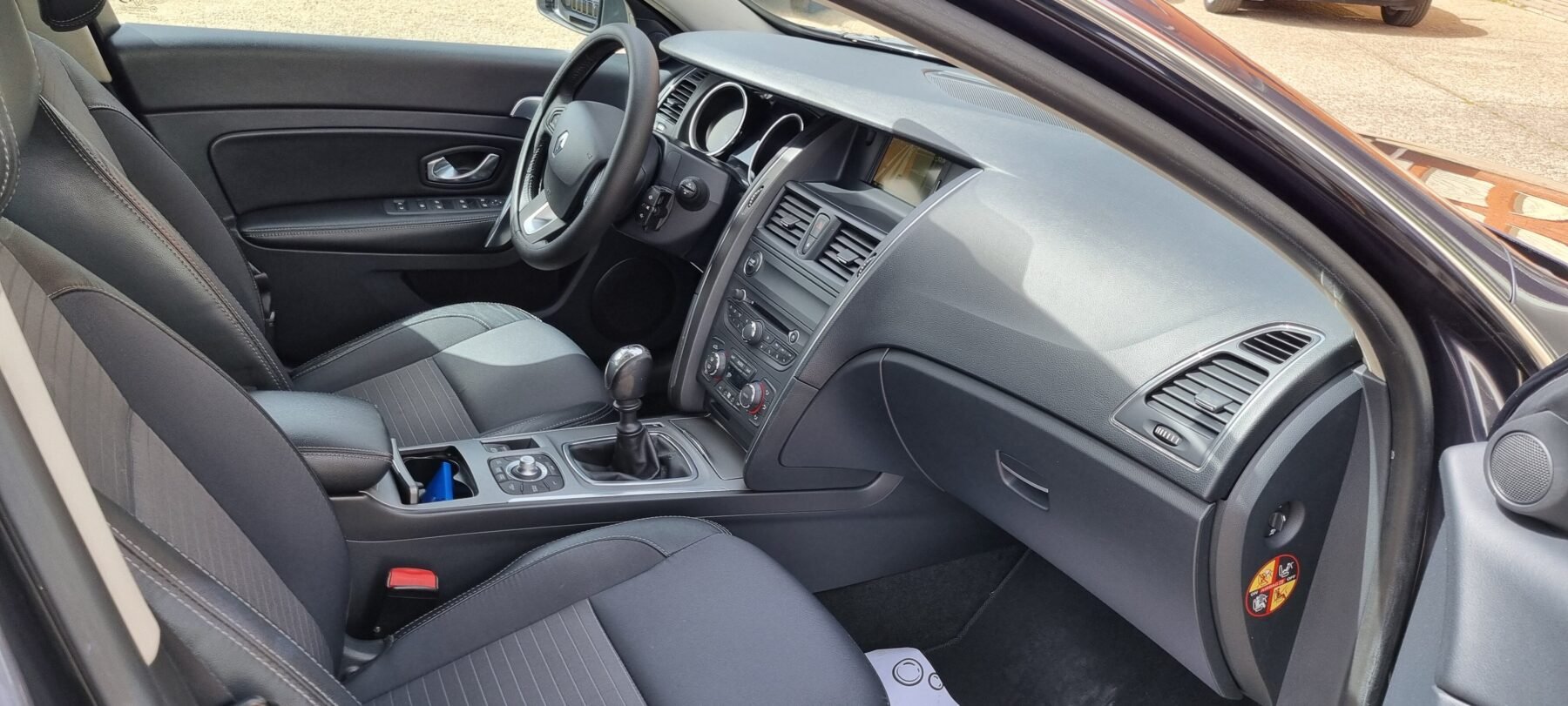 RENAULT latitude 2.0 dci