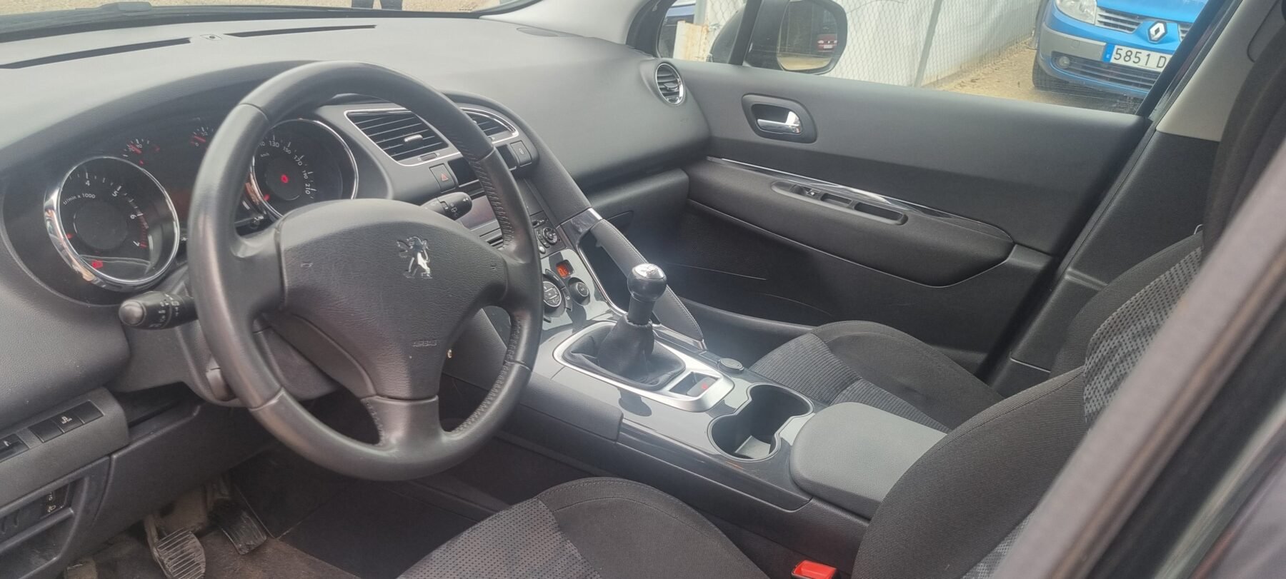 PEUGEOT 3008 1.6 vti 