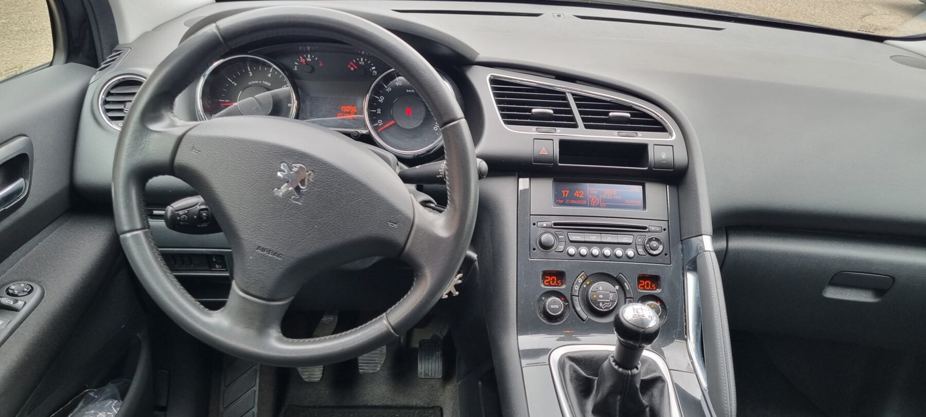 PEUGEOT 3008 1.6 vti 