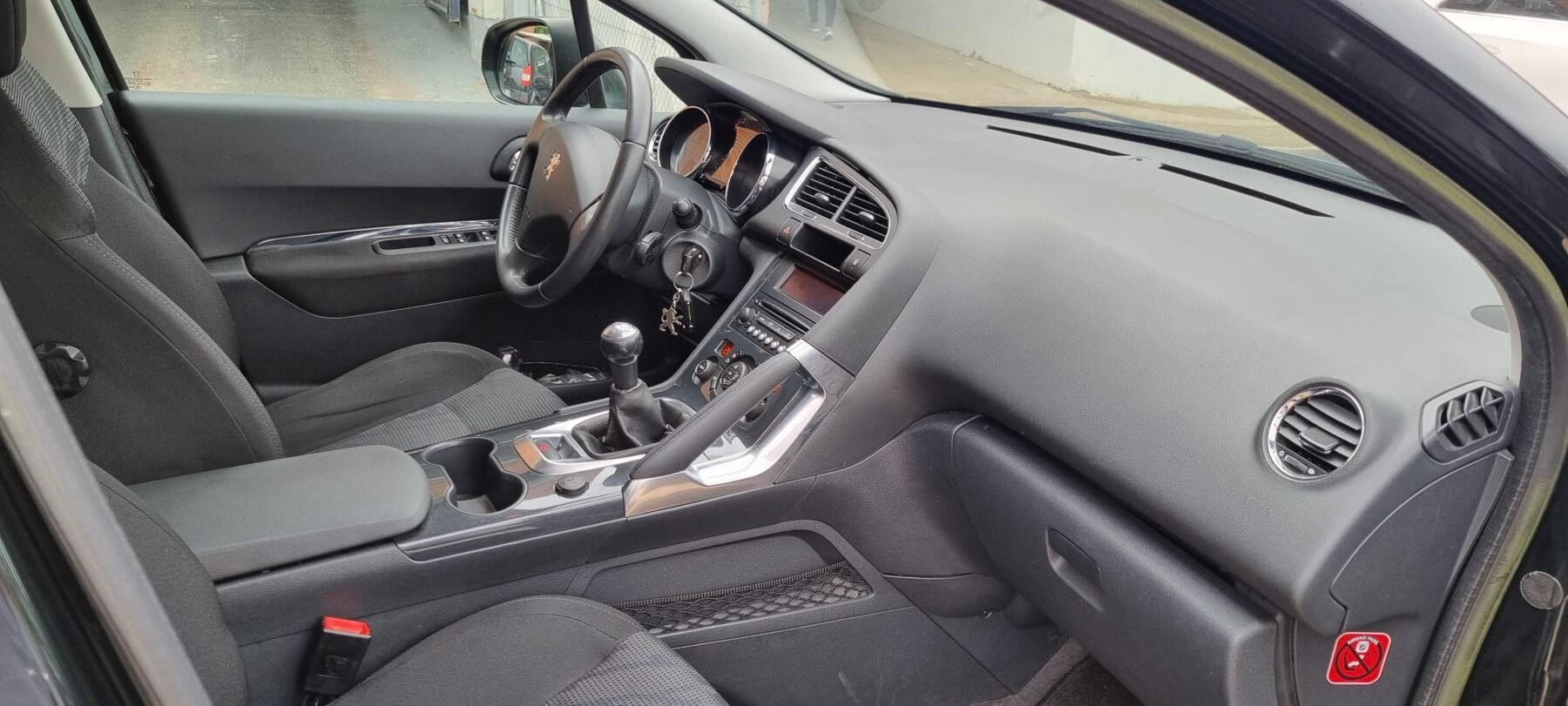 PEUGEOT 3008 1.6 vti 