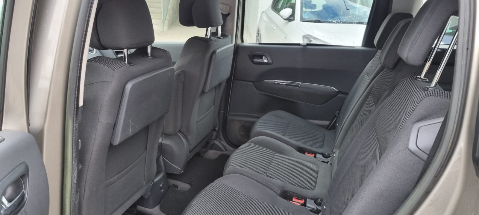 PEUGEOT 5008 1.6 hdi 7 plazas