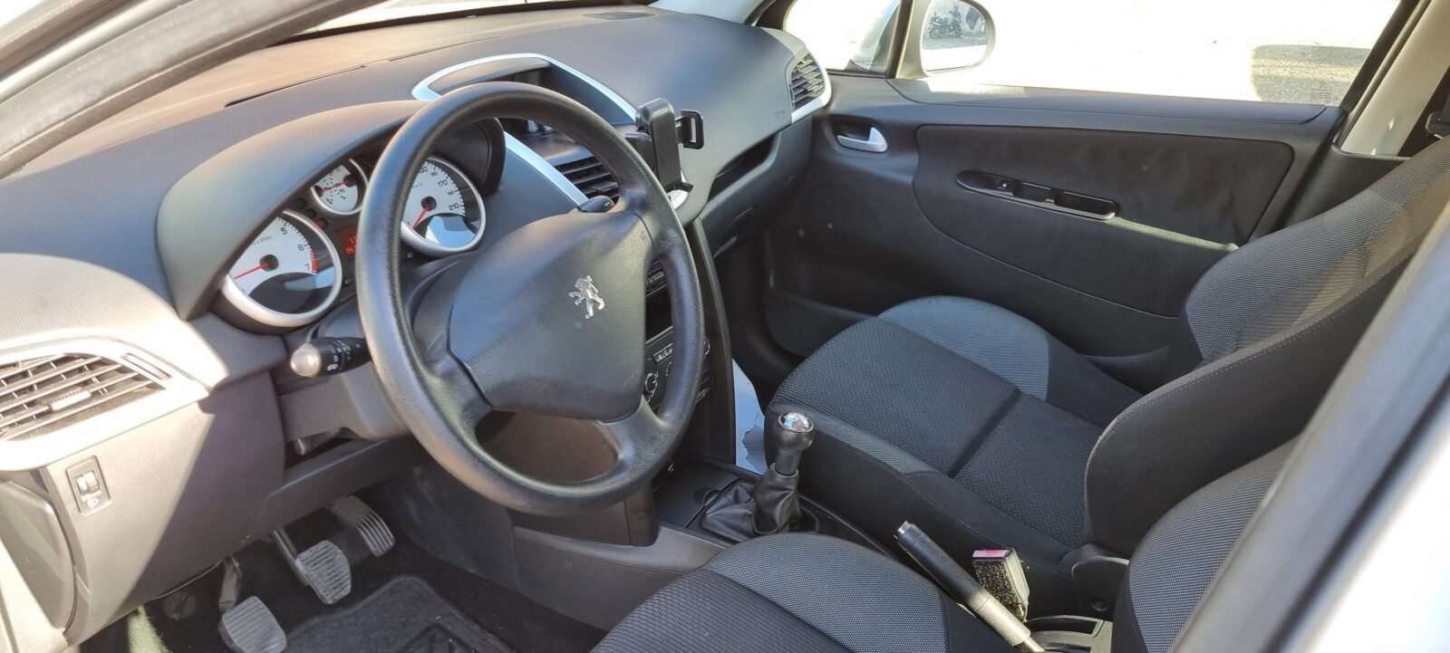 PEUGEOT 1.4i
