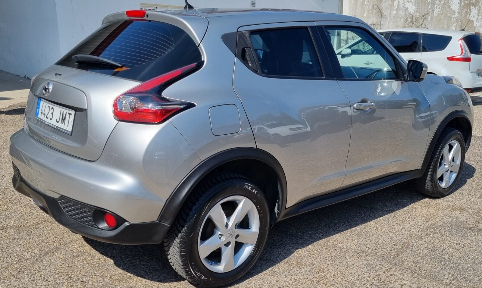 NISSAN JUKE 1.6i