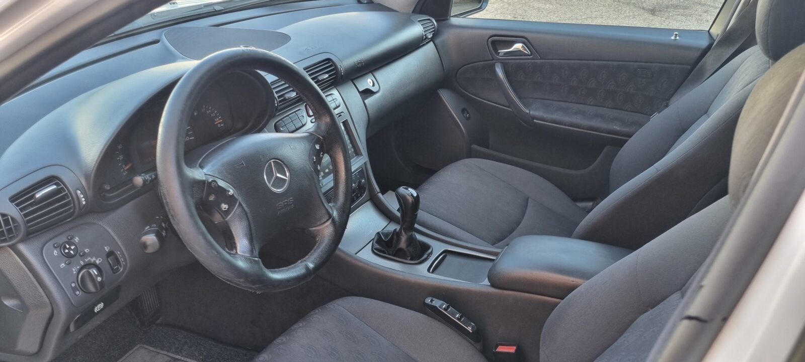 MERCEDES-BENZ Clase C 200cdi