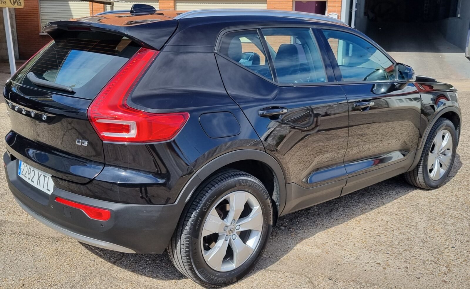 VOLVO XC40 D3 
