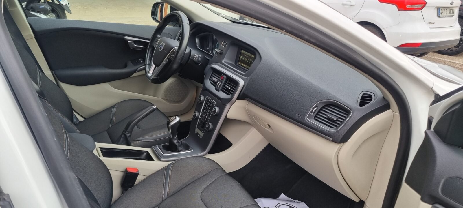 VOLVO V40 D2 Cross Country