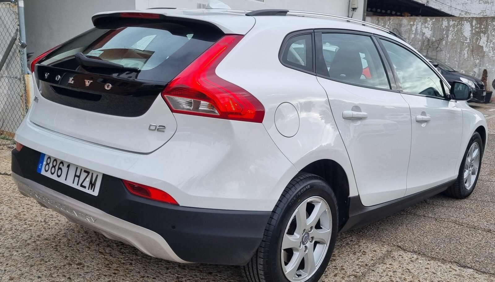 VOLVO V40 D2 Cross Country